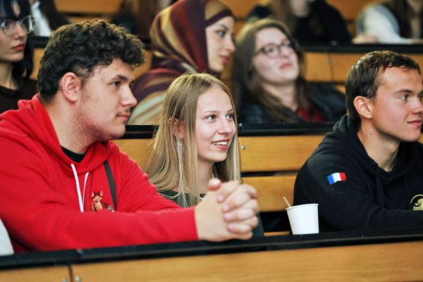Tydzień Orientacyjny dla studentów i studentek z zagranicy (Wydział Chemii 23 września 2026 r.) [Andrzej Romański] Kliknij, aby powiększyć zdjęcie