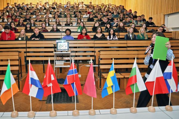 Tydzień Orientacyjny dla studentów i studentek z zagranicy (Wydział Chemii 23 września 2026 r.) [Andrzej Romański] Kliknij, aby powiększyć zdjęcie