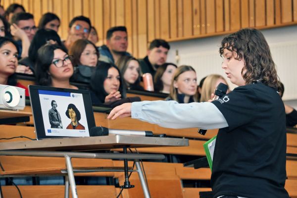 Tydzień Orientacyjny dla studentów i studentek z zagranicy (Wydział Chemii 23 września 2026 r.) [Andrzej Romański] Kliknij, aby powiększyć zdjęcie