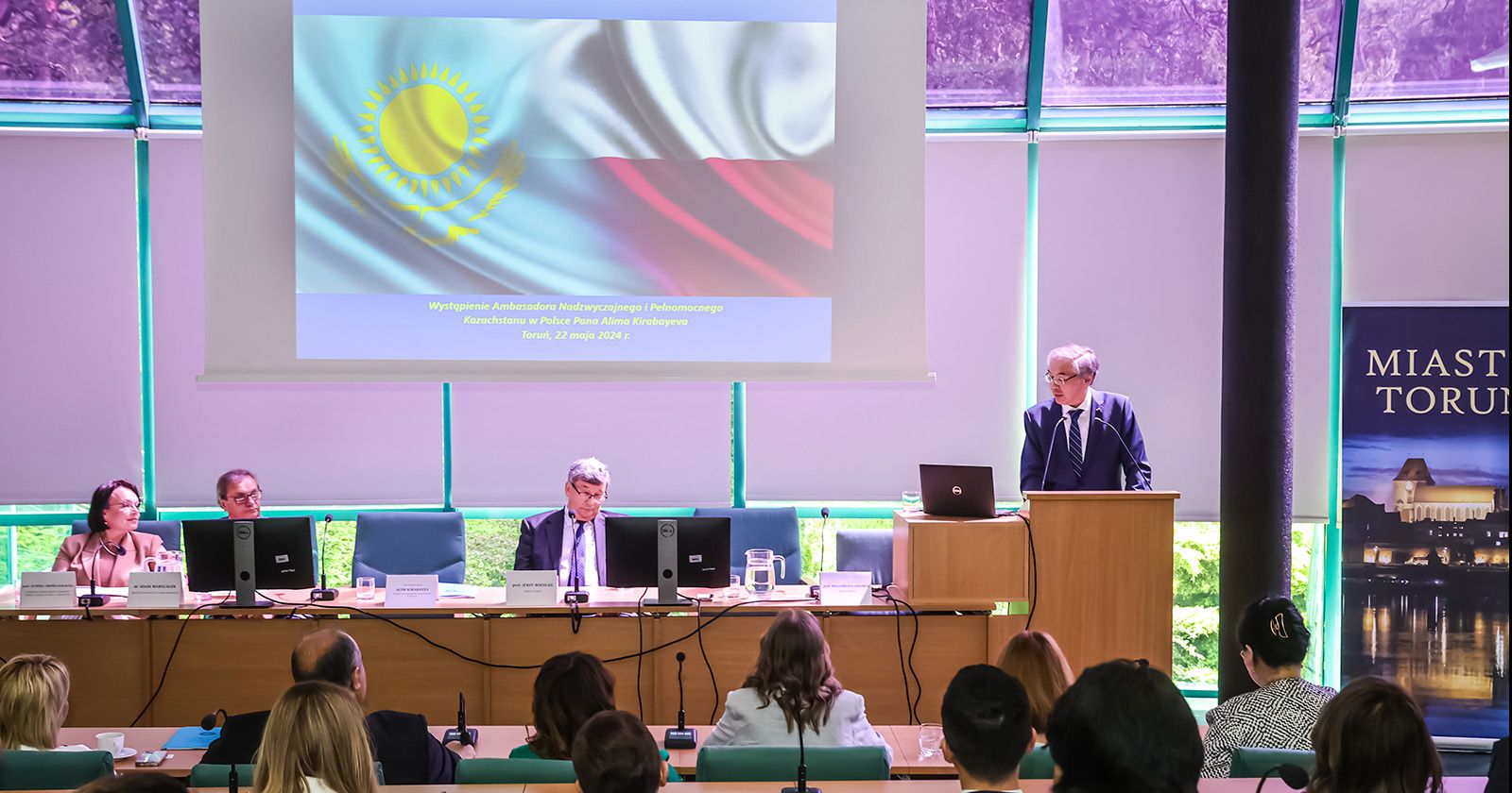 W wydarzeniach na WNEiZ uczestniczył Ambasador Republiki Kazachstanu w Polsce Alim Kirabayev 
