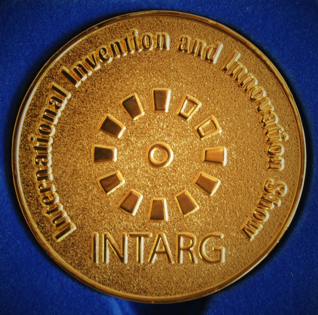 Zdjęcie medalu targów INTARG