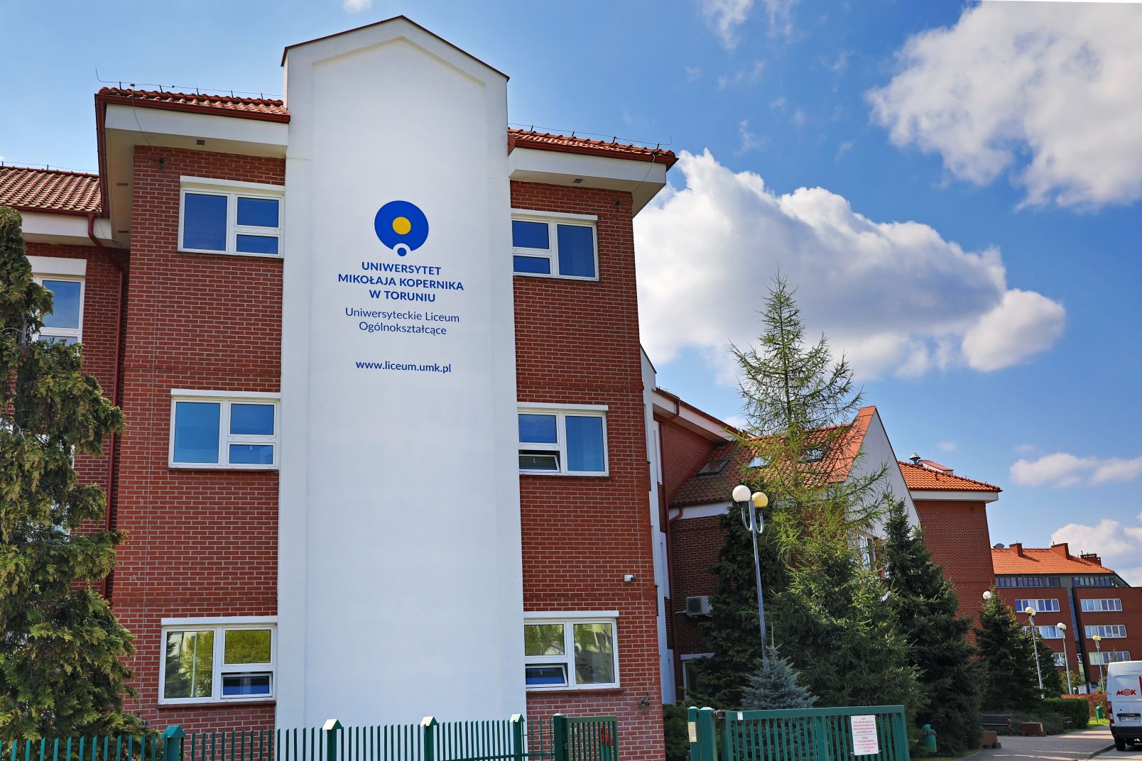 Budynek Uniwersyteckiego Liceum Ogólnokształcącego